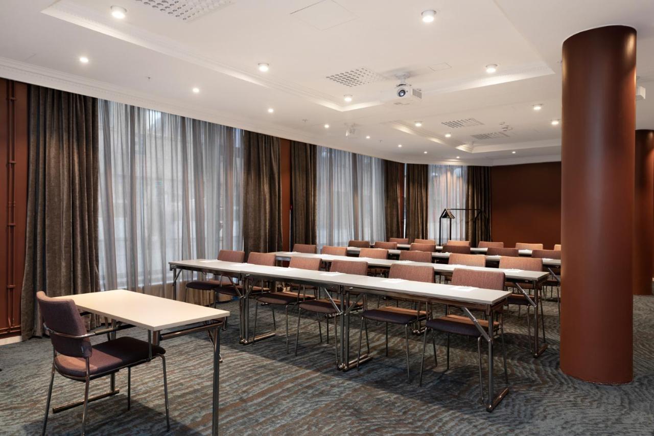 Elite Plaza Hotel 4*