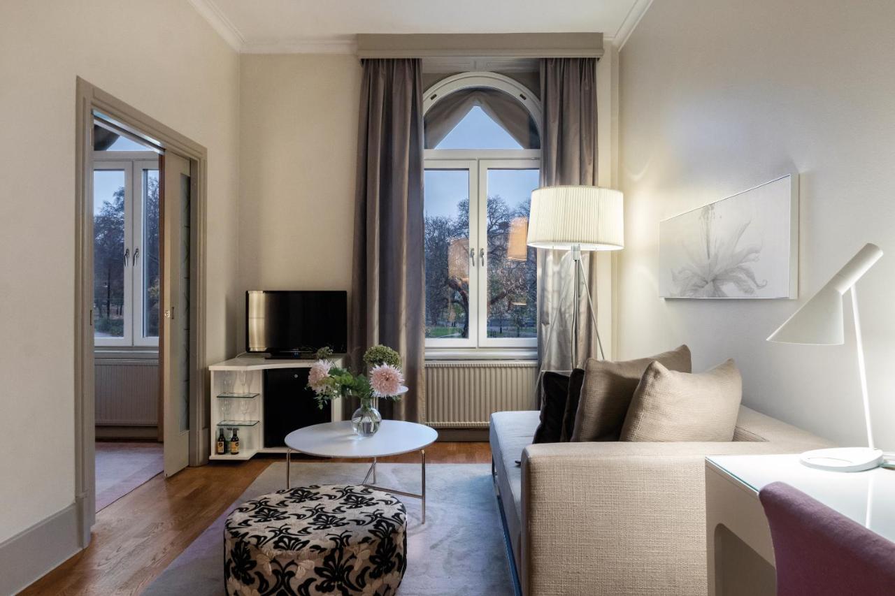 Elite Plaza Hotel 4*