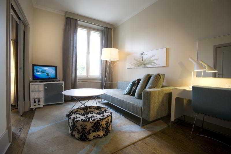 Elite Plaza Hotel